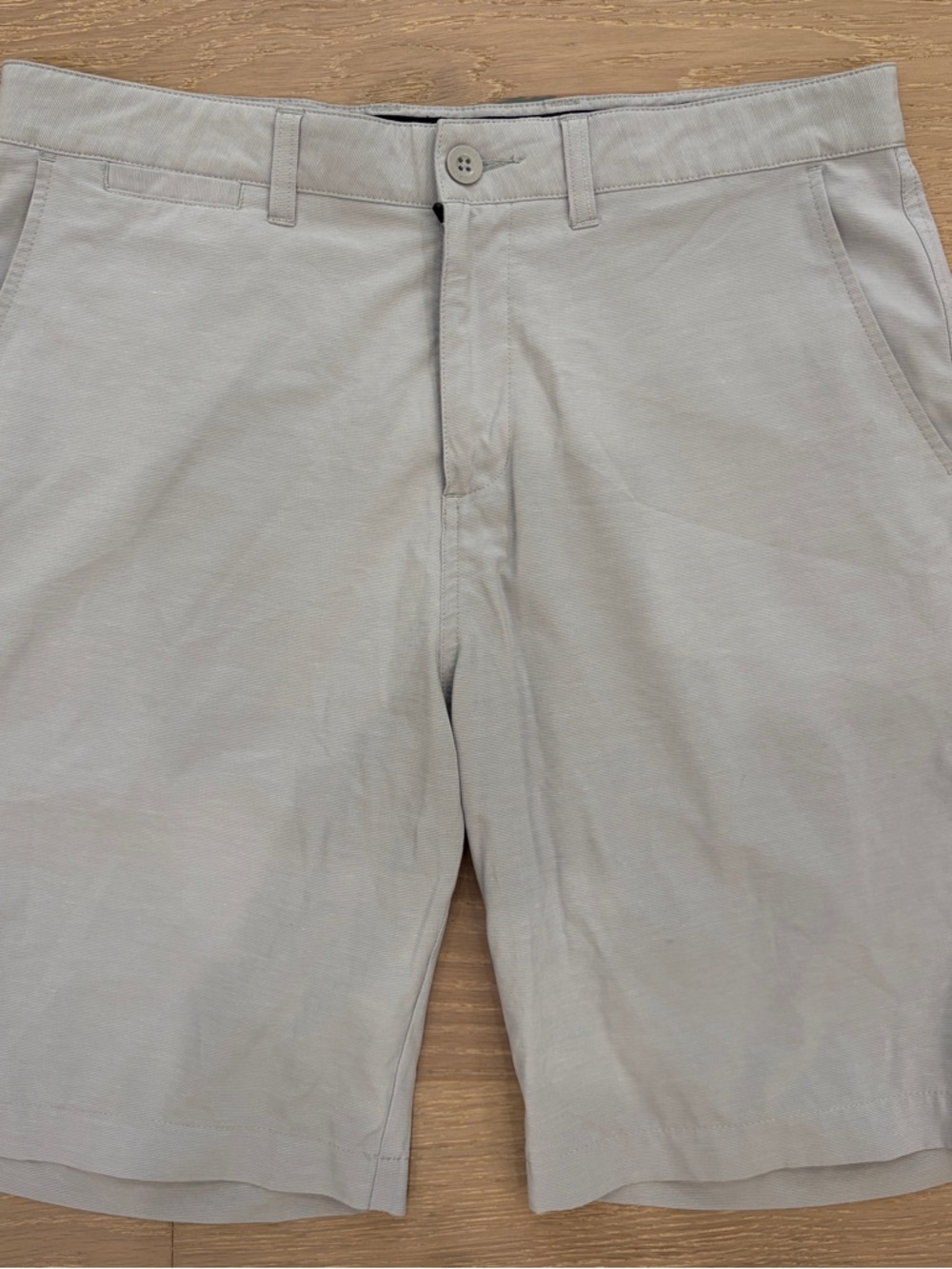 johnnie-O Light Gret Flat Front Men’s Shorts